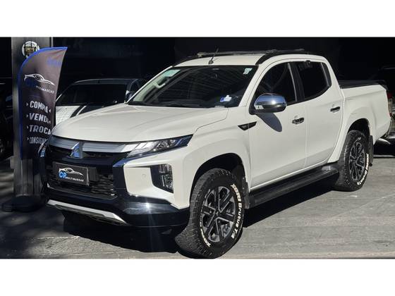 MITSUBISHI TRITON 2.4 BITURBO DIESEL CD HPE-S 4X4 AUTOMÁTICO